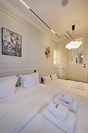Ermou 99 Intelligent Private Suites