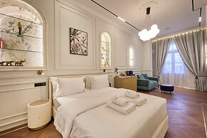 Ermou 99 Intelligent Private Suites
