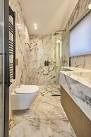 Ermou 99 Intelligent Private Suites