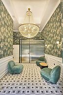 Ermou 99 Intelligent Private Suites