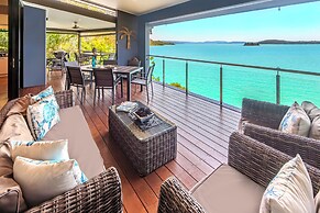 Edge 18 Waterfront Luxury
