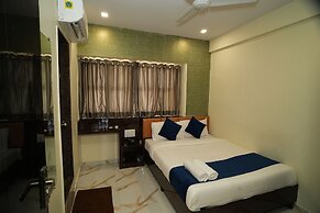 Hotel Rinza Residency
