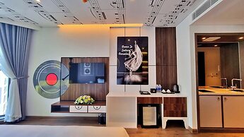 Apec Mandala Wyndham - Skyline Hotel