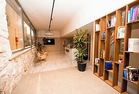 Loca Centre