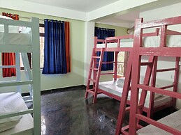 XTSY Travellers Hostel