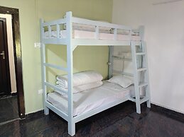 XTSY Travellers Hostel