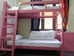 XTSY Travellers Hostel