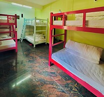 XTSY Travellers Hostel