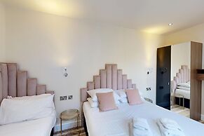 High Tor Hotel
