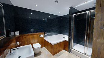 High Tor Hotel