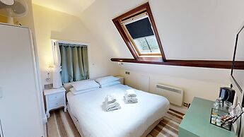 High Tor Hotel