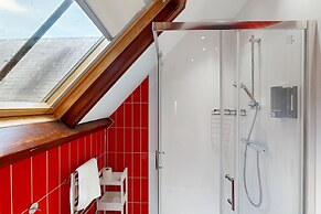 High Tor Hotel
