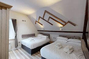 High Tor Hotel