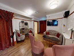 High Tor Hotel
