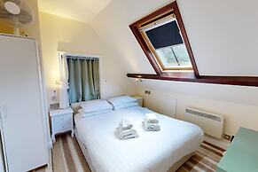 High Tor Hotel