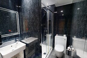 High Tor Hotel