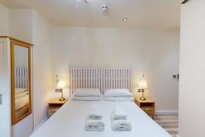 High Tor Hotel