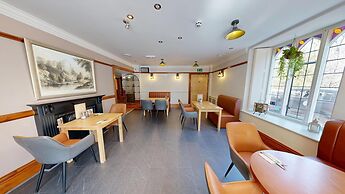 High Tor Hotel