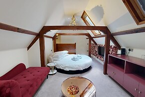 High Tor Hotel