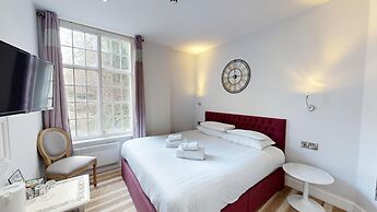 High Tor Hotel