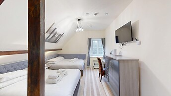High Tor Hotel