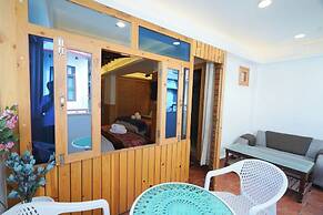 Lord Krishna Boutique Stay