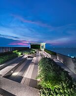Central Pattaya Condo With Infinity Pool