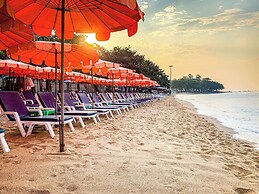 Central Pattaya Condo With Infinity Pool