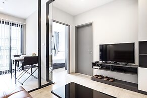 Central Pattaya Condo With Infinity Pool