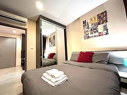 Central Pattaya Condo With Infinity Pool