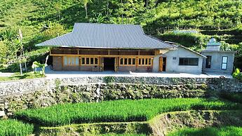 Bees Homestay Sapa & Trekking