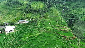 Bees Homestay Sapa & Trekking