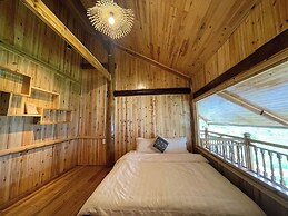 Bees Homestay Sapa & Trekking