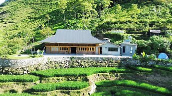 Bees Homestay Sapa & Trekking