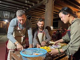 Bees Homestay Sapa & Trekking