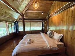 Bees Homestay Sapa & Trekking