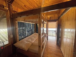 Bees Homestay Sapa & Trekking