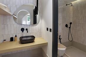 Karteris Luxury Suites