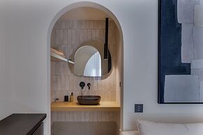 Karteris Luxury Suites