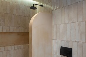 Karteris Luxury Suites