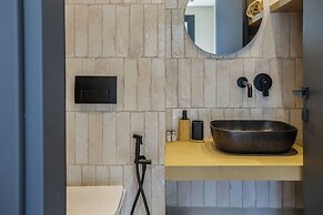 Karteris Luxury Suites