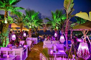 Karteris Luxury Suites