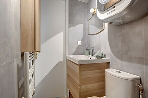 Charming Le Marais Mezzanine Studio