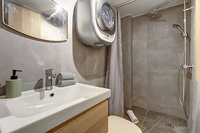 Charming Le Marais Mezzanine Studio