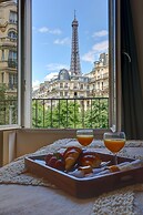 Elegant 1BR Near Eiffel & Champ de Mars