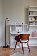 Elegant 1BR Near Eiffel & Champ de Mars