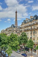 Elegant 1BR Near Eiffel & Champ de Mars
