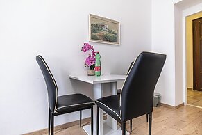 Large 5BR Central Flat Near Augarten