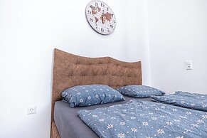 Large 5BR Central Flat Near Augarten