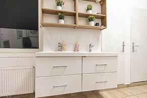 Large 5BR Central Flat Near Augarten